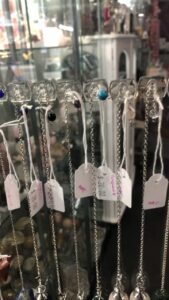 Read more about the article #crystals #pendulum #crystalpendulum

 AOK Crystal Specialists  
www.aokspecialtygifts.com.au
151 High Street Shepparton
Tuesday- Friday 9am – 5pm
Saturday 9am -4pm
 03 58215974 
GO HERE: https://aoks…