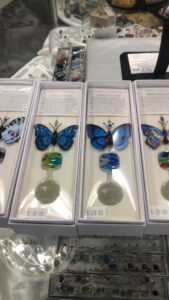 Read more about the article Butterfly Suncatchers 
 AOK 151 High Street Shepparton 
#crystalshops #crystals #heart #healing #suncatchers #butterfly #butterflies
 AOK Specialty Gifts  
www.aokspecialtygifts.com.au
151 High Stree…