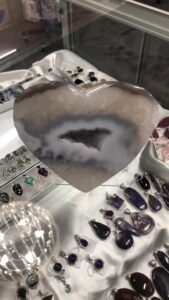 Read more about the article Agate Heart with Druzy 
#crystals #crystalshops #agate #agateheart #healing
 AOK Specialty Gifts  
www.aokspecialtygifts.com.au
151 High Street Shepparton
Monday 10am – 4:30pm
Tuesday- Friday 9am – 5…