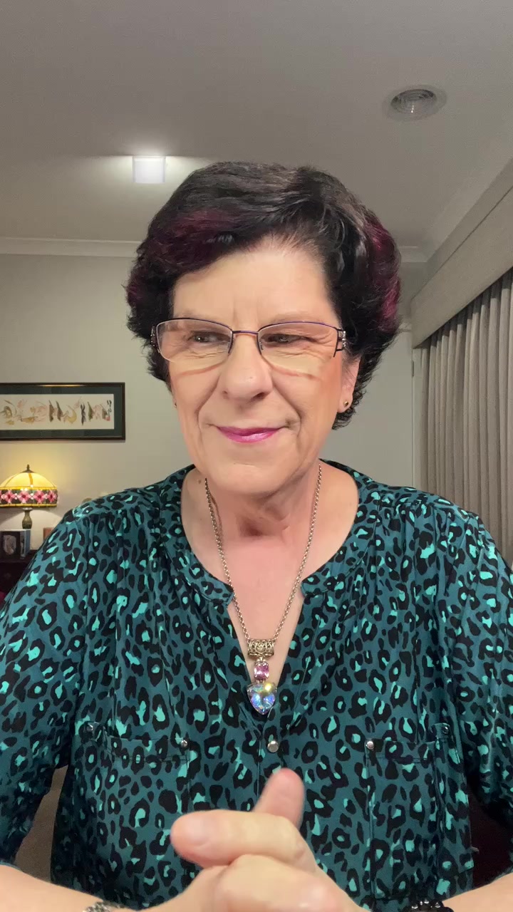 You are currently viewing REPLAY Weekly Angel Card with Michelle Newten The Aussie Angel Lady  Star givers will receive a one card angel reading 
The Trilogy Oracle Card set Special GO HERE: https://aokspecialtygifts.com.au/a…