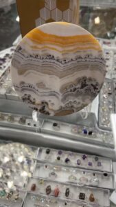 Read more about the article Calcite Dendritic Agate 
www.aokspecialtygifts.com.au  151 High Street Shepparton 
 Opening Hours Thursday  Oct 12th to Saturday 21st October
Monday – Friday 10am – 4:00pm
Saturday 10am – 4pm 
CLOSED…