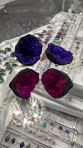 Read more about the article Quartz Geode Caves 
www.aokspecialtygifts.com.au 
 151 High Street Shepparton 
 Opening Hours 
Monday 10-4:00pm
Monday- Friday 10am – 5:00pm
Saturday 10am – 4:00pm
CLOSED Public Holidays 
 03 5821597…