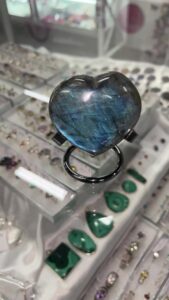 Read more about the article WOW New Labradorite Hearts 
 151 High Street Shepparton 
 Opening Hours 
Monday 10-5.00pm
Tuesday- Friday 10am – 5:00pm
Saturday 10am – 2.00pm
CLOSED Public Holidays 
 03 58215974 GO HERE: https://ao…