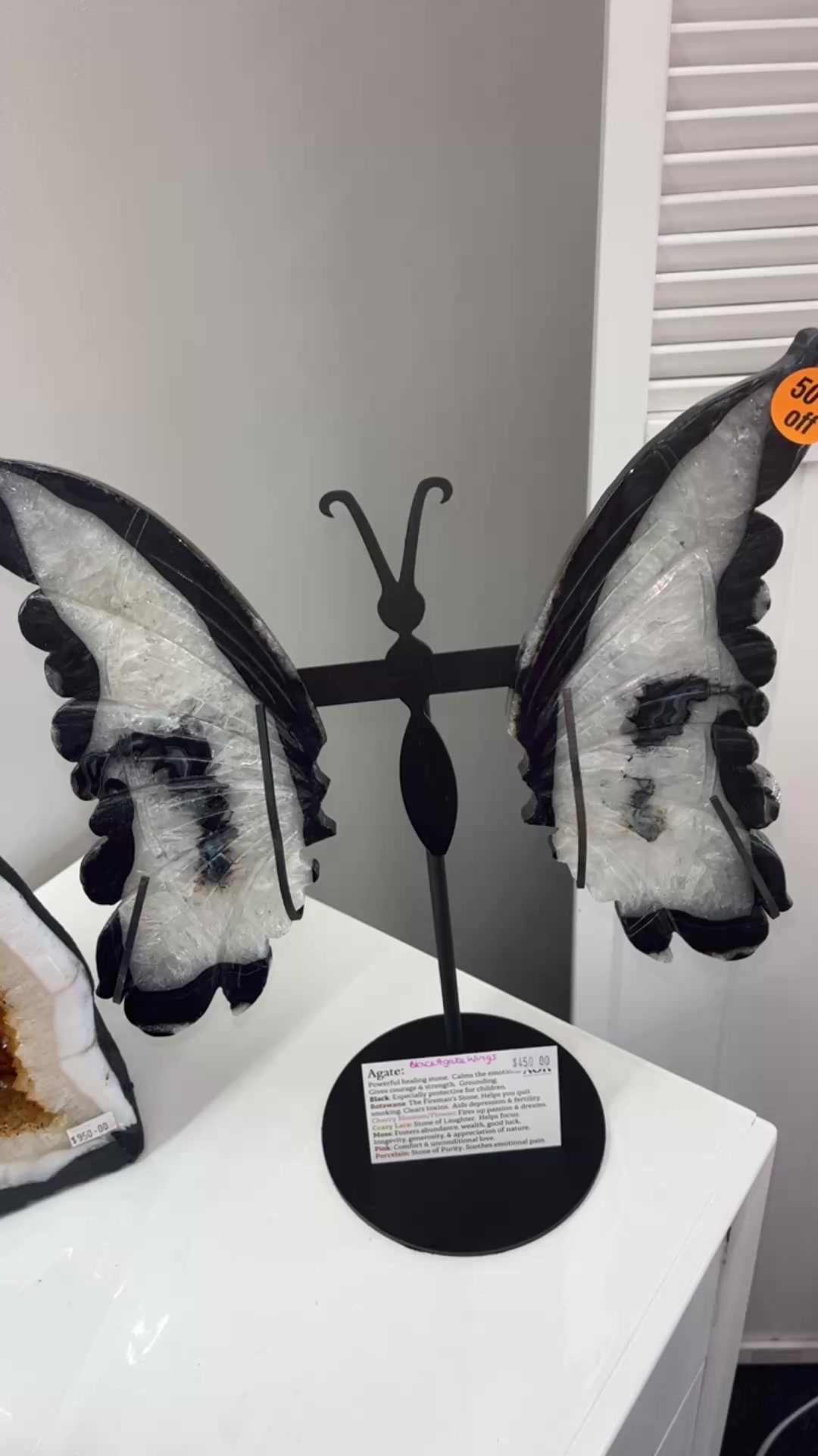 Read more about the article Black Agate  Wings: Master Healer  
 AOK 151 High Street Shepparton 
 New Opening Hours  
*CLOSED Mondays & Tuesdays
Wednesday- Friday 10-5:00pm
*Saturday 10am – 2.00pm
*CLOSED Public Holidays 
 03 58…