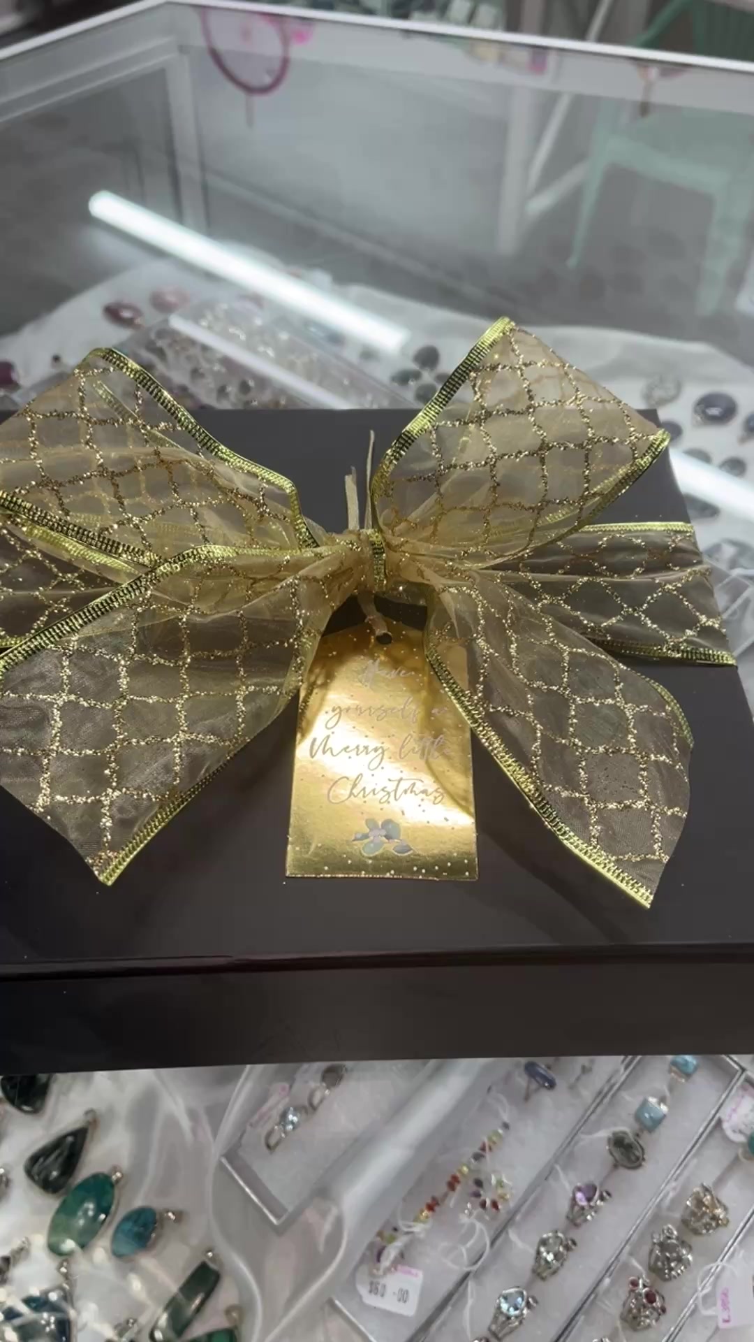 Read more about the article NEW Crystal Gift Boxes perfect for 
 AOK 151 High Street Shepparton 
 Christmas  Hours  
*Monday – Friday 10-4:30pm
*Saturday 10am – 3.00pm 
*CLOSED Sundays & Public Holidays 
 03 58215974 GO HERE: ht…